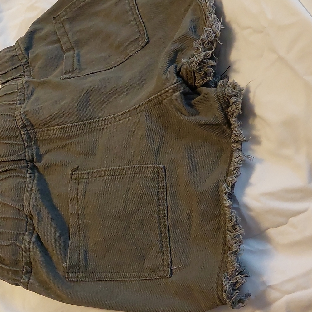Shorts - Picture 2 of 2